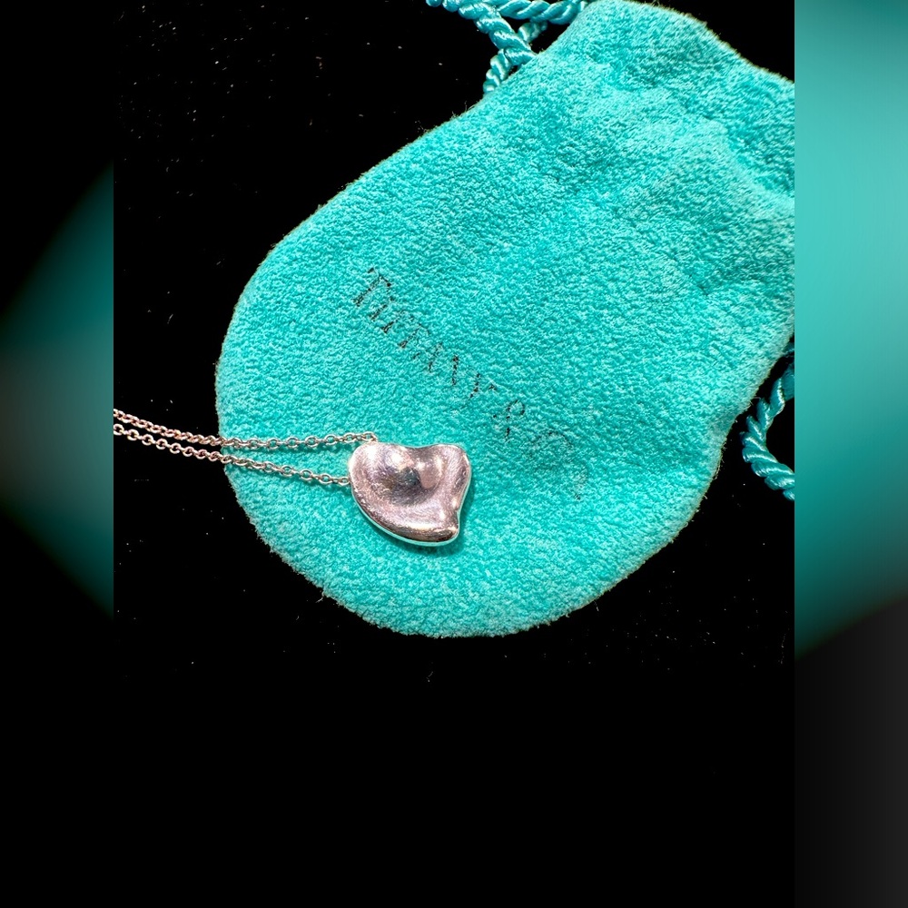 Genuine Tiffany and Co. Elsa Peretti Heart Necklace Vintage. Rare.